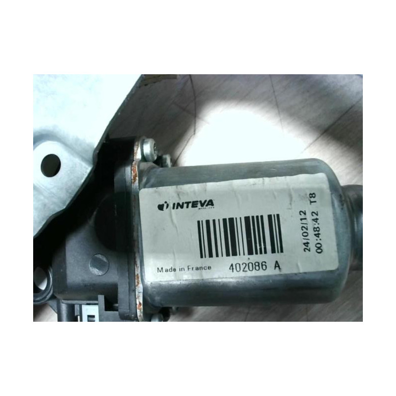 Leve vitre electrique avant droit RENAULT KANGOO 2 PHASE 1 d’occasion