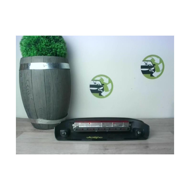 Feu arriere stop central PEUGEOT BIPPER d’occasion