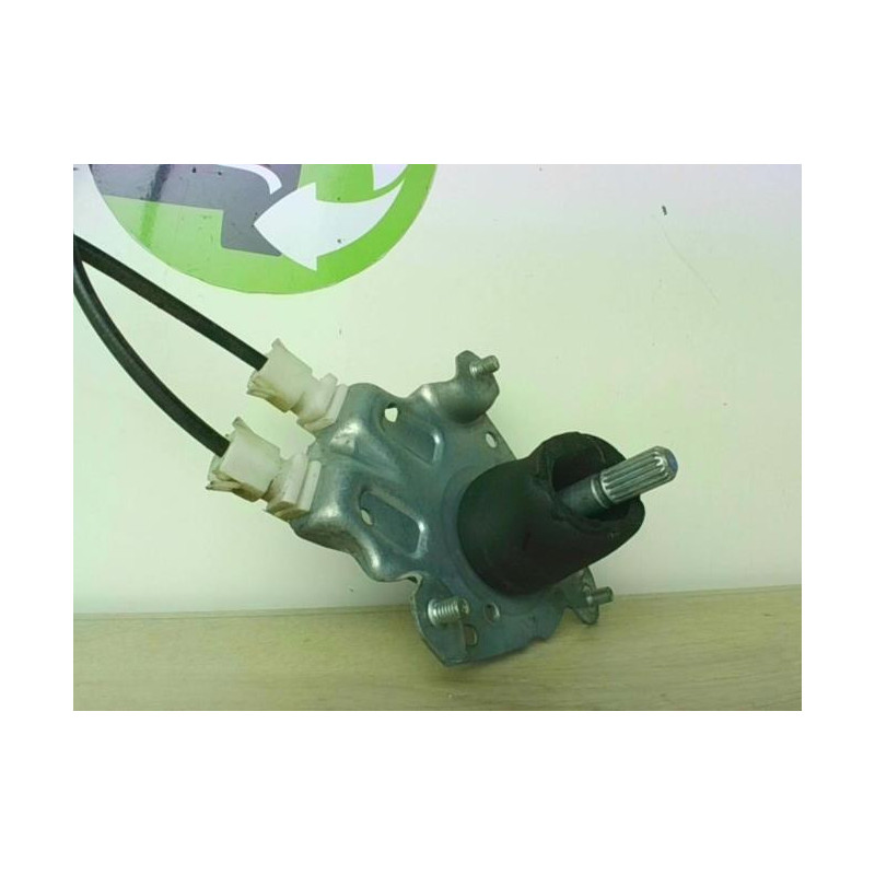 Leve vitre mecanique arriere droit RENAULT SCENIC 2 PHASE 1 d’occasion
