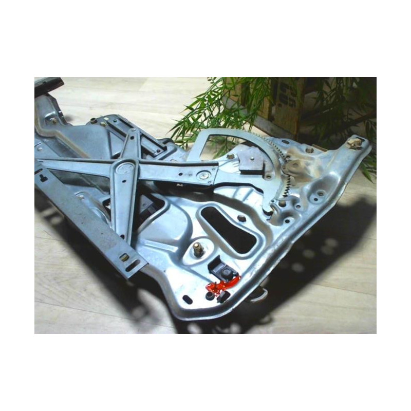 Leve vitre mecanique arriere gauche RENAULT LAGUNA 1 PHASE 1 d’occasion