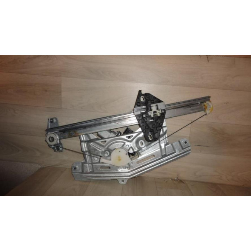 Leve vitre electrique avant gauche HONDA CIVIC 8 PHASE 1 d’occasion