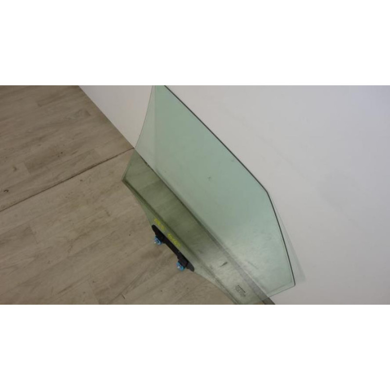 Vitre arriere droit HONDA CIVIC 8 PHASE 1 d’occasion