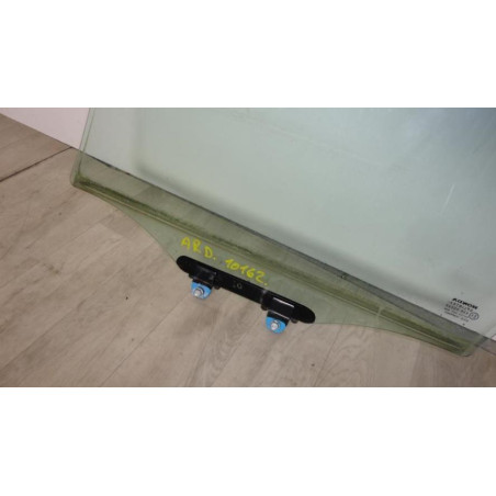 Vitre arriere droit HONDA CIVIC 8 PHASE 1 d’occasion