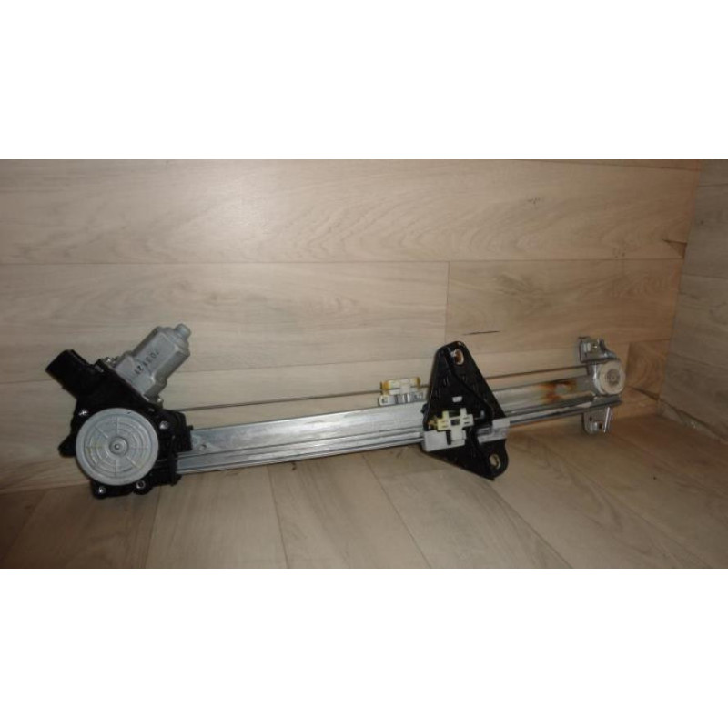 Leve vitre electrique arriere gauche HONDA CIVIC 8 PHASE 1 d’occasion