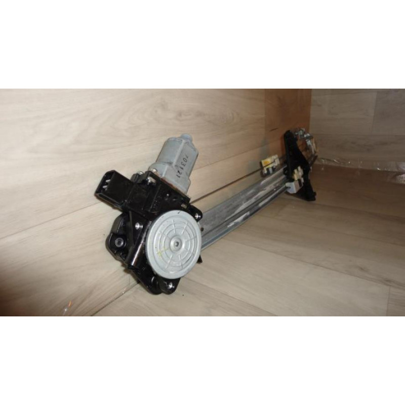 Leve vitre electrique arriere gauche HONDA CIVIC 8 PHASE 1 d’occasion