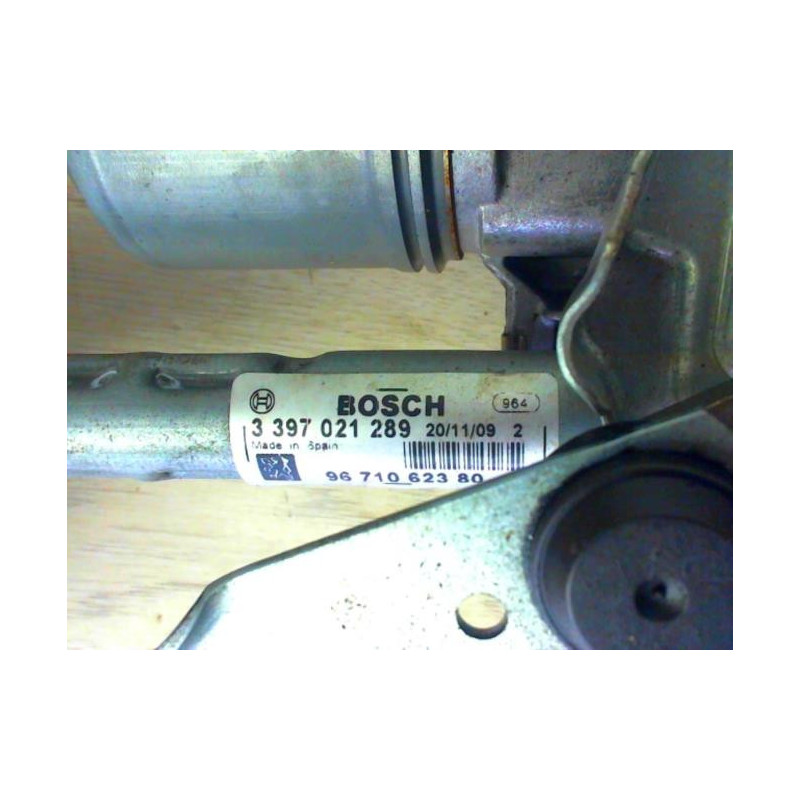 Moteur essuie glace avant droit PEUGEOT 5008 1 PHASE 1 d’occasion