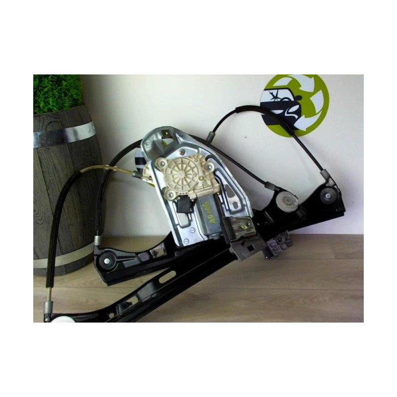 Leve vitre electrique avant droit MERCEDES CLASSE C 203 COUPE SPORT PHASE 2 d’occasion