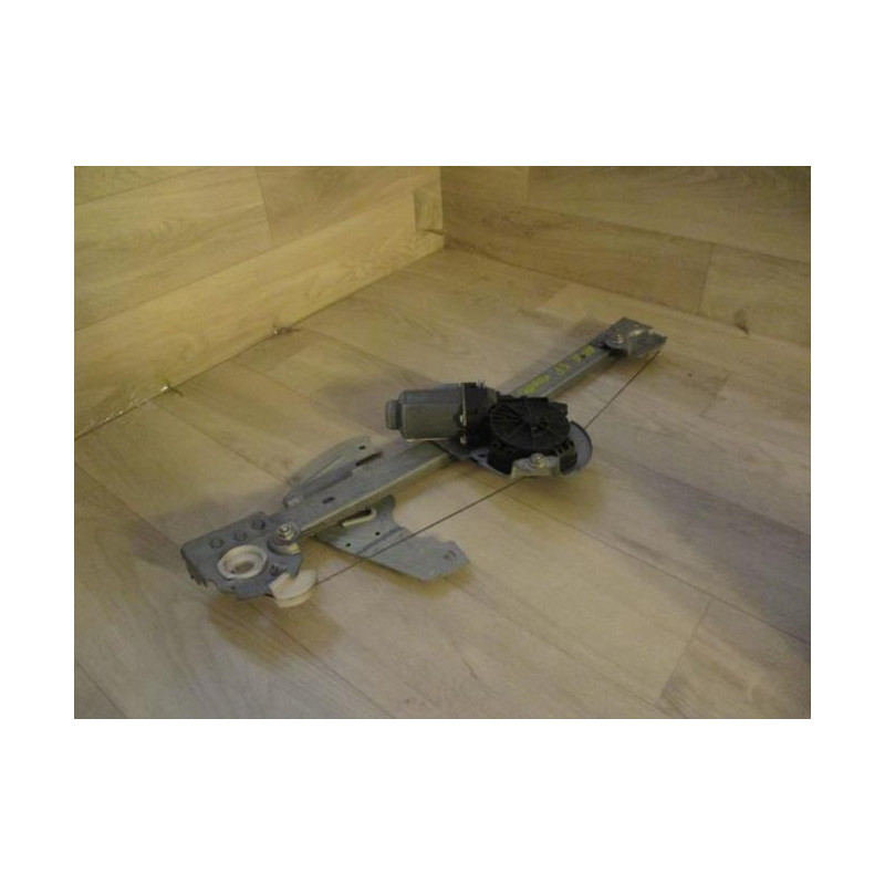 Leve vitre electrique avant gauche PEUGEOT 107 PHASE 1 d’occasion
