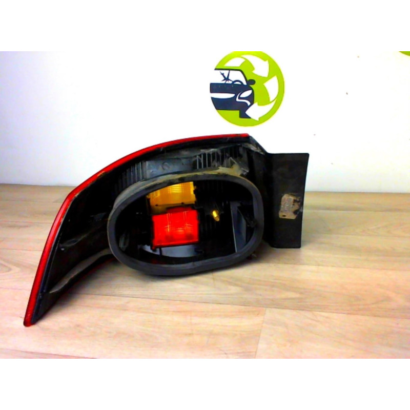 Feu arriere principal droit (feux) RENAULT LAGUNA 2 PHASE 1 d’occasion