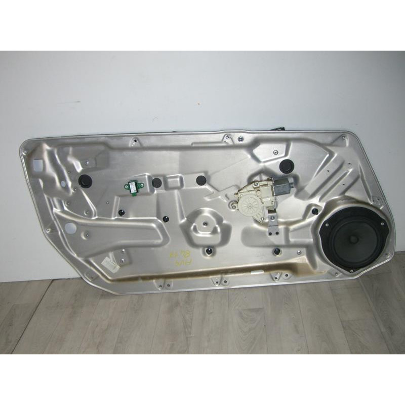 Leve vitre electrique avant gauche MERCEDES CLASSE C 204 PHASE 2 COUPE d’occasion