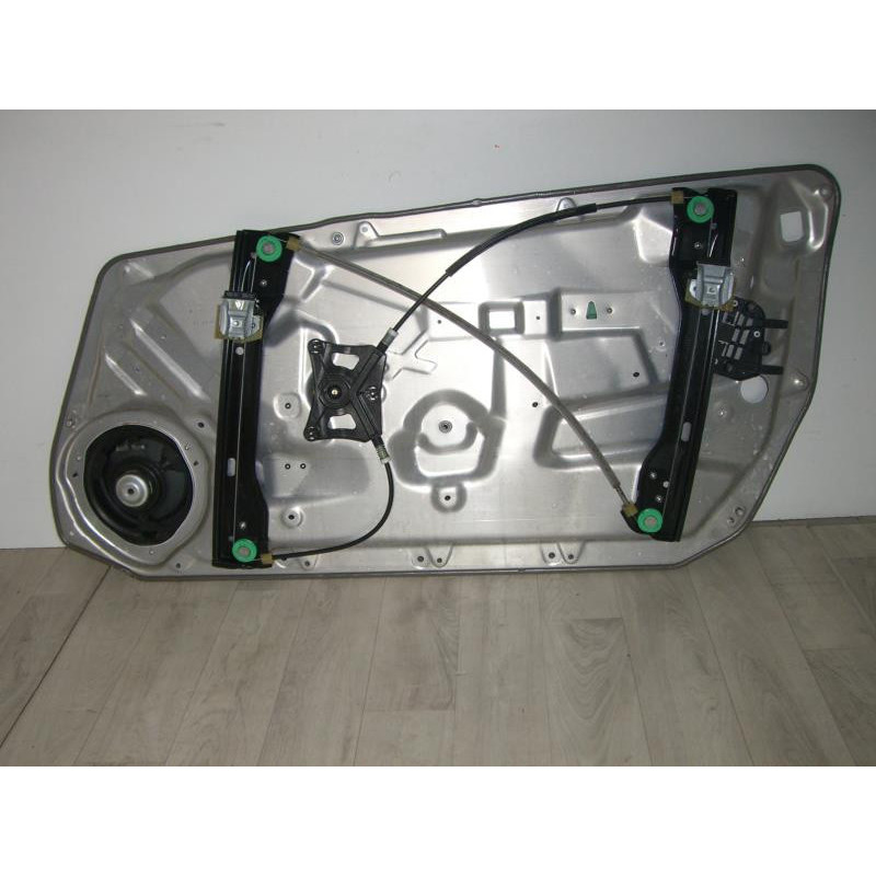 Leve vitre electrique avant gauche MERCEDES CLASSE C 204 PHASE 2 COUPE d’occasion