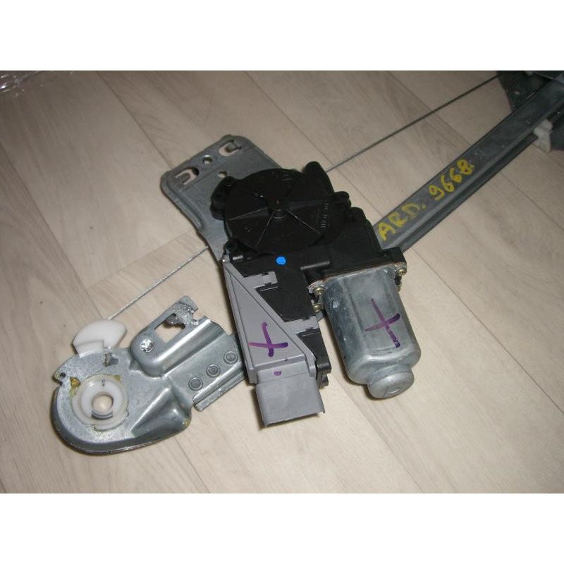 Leve vitre electrique arriere droit PEUGEOT 307 PHASE 1 d’occasion