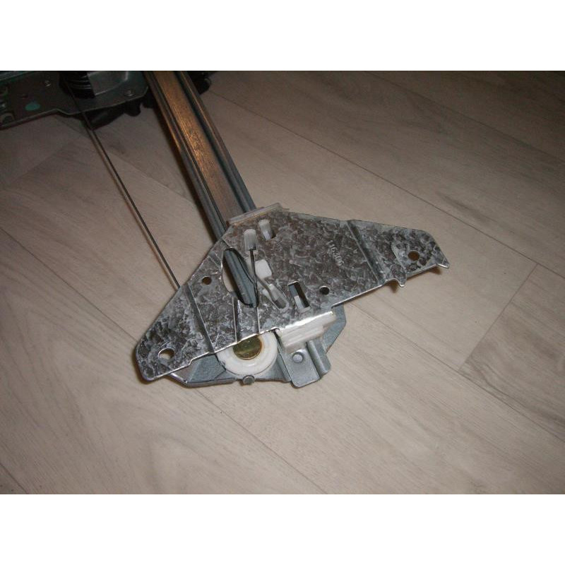 Leve vitre electrique arriere droit PEUGEOT 307 PHASE 1 d’occasion