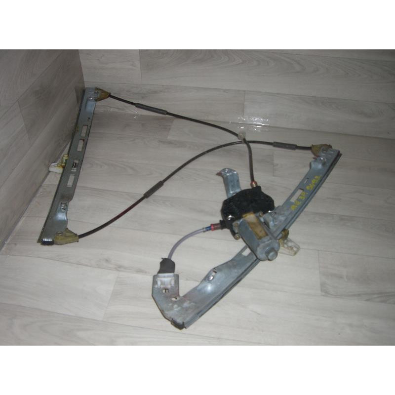 Leve vitre electrique avant gauche PEUGEOT 206 PHASE 1 d’occasion