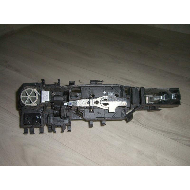 Poignee porte arriere droit RENAULT SCENIC 2 PHASE 1 d’occasion
