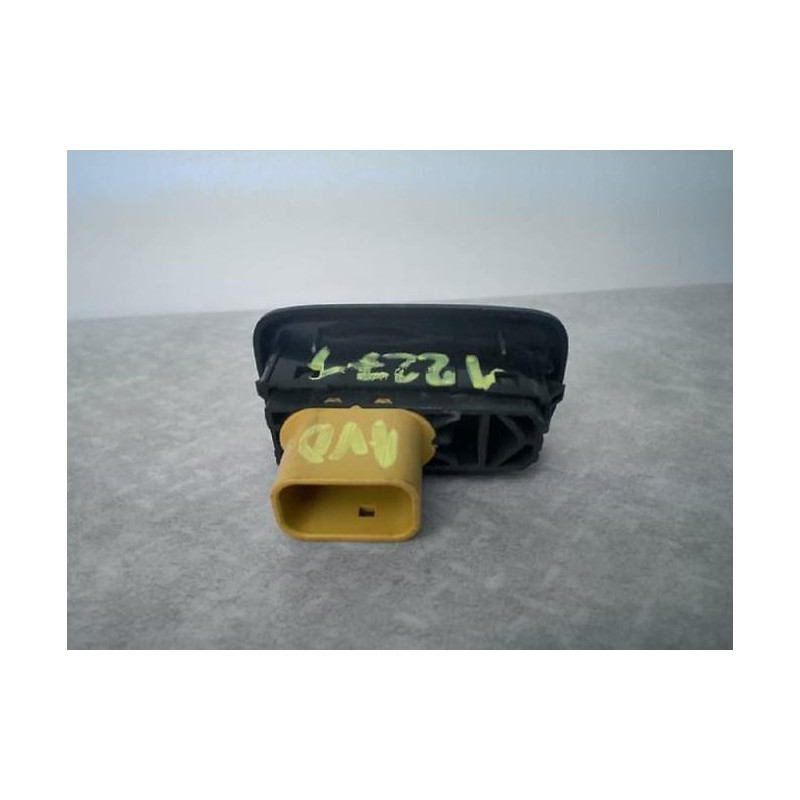 Interrupteur de leve vitre avant droit FORD FIESTA 6 PHASE 1 d’occasion