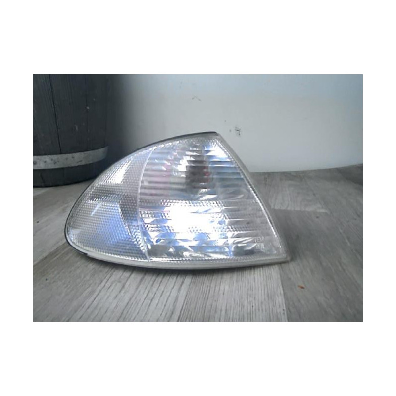 Optique avant secondaire droit (feux)(clignotant) TOYOTA CELICA 4 COUPE d’occasion