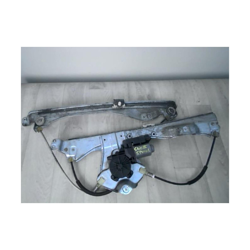 Leve vitre mecanique avant droit RENAULT CLIO 3 PHASE 2 d’occasion