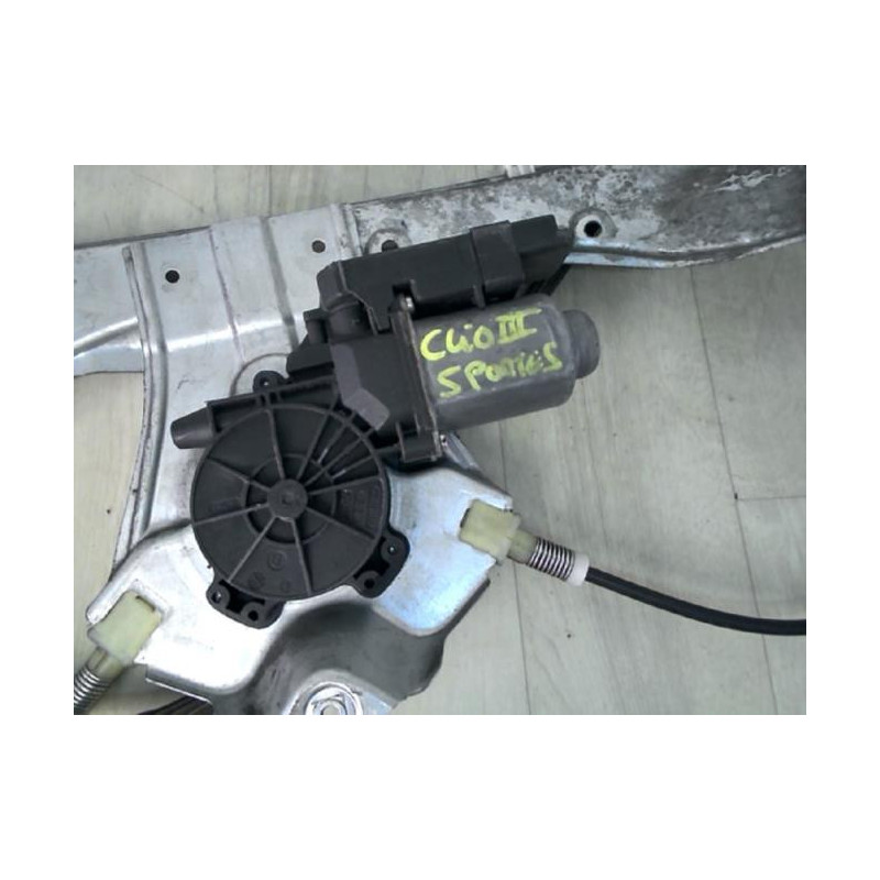 Leve vitre mecanique avant droit RENAULT CLIO 3 PHASE 2 d’occasion