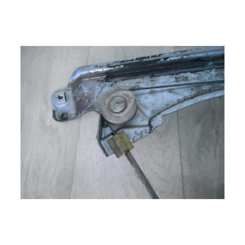 Leve vitre mecanique avant droit RENAULT CLIO 3 PHASE 2 d’occasion