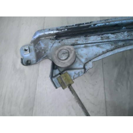 Leve vitre mecanique avant droit RENAULT CLIO 3 PHASE 2 d’occasion