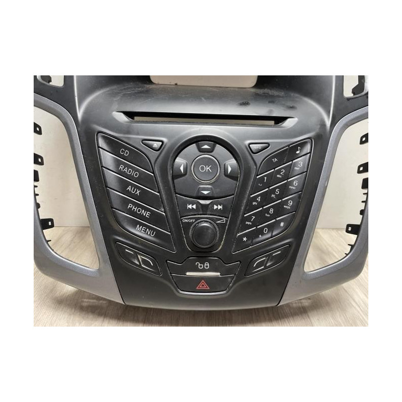 Facade autoradio FORD FOCUS 3 PHASE 1 BREAK d’occasion