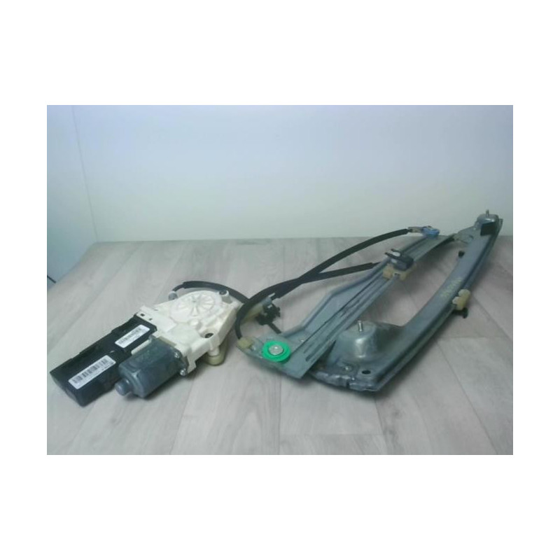 Leve vitre electrique avant gauche RENAULT LAGUNA 3 PHASE 1 d’occasion