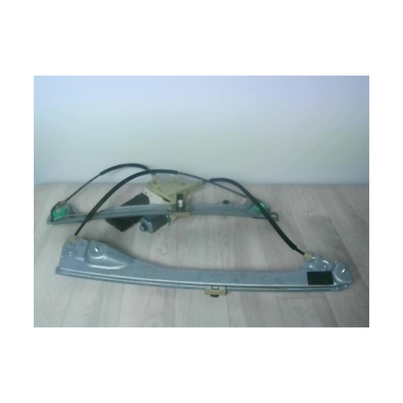 Leve vitre electrique avant droit RENAULT LAGUNA 3 PHASE 1 d’occasion