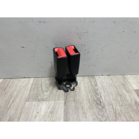 Attache ceinture arriere droit FORD FOCUS 3 PHASE 1 BREAK d’occasion