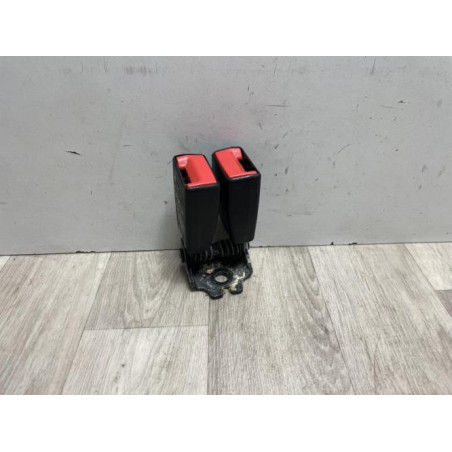 Attache ceinture arriere droit FORD FOCUS 3 PHASE 1 BREAK d’occasion