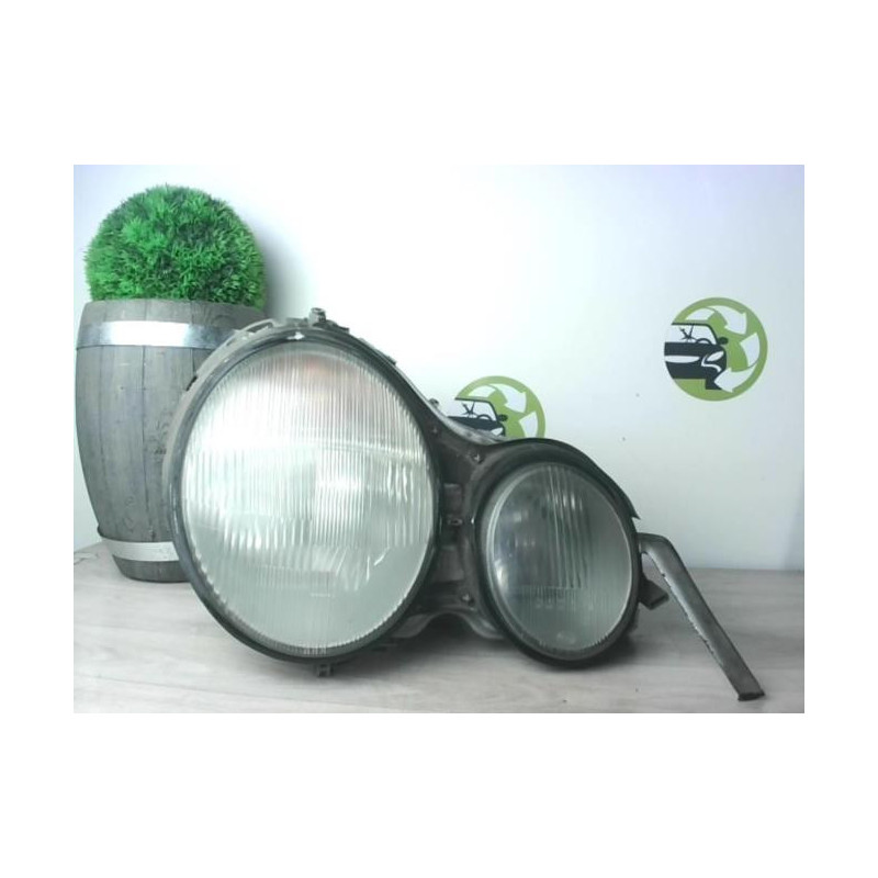 Optique avant principal droit (feux)(phare) MERCEDES CLASSE E 210 PHASE 1 d’occasion