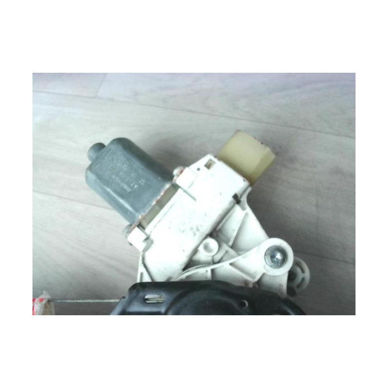 Leve vitre electrique avant gauche BMW SERIE 1 E87 PHASE 1 d’occasion