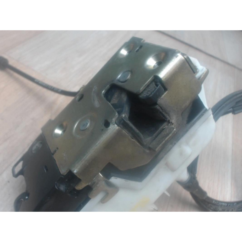 Serrure avant droit CITROEN C3 PLURIEL d’occasion