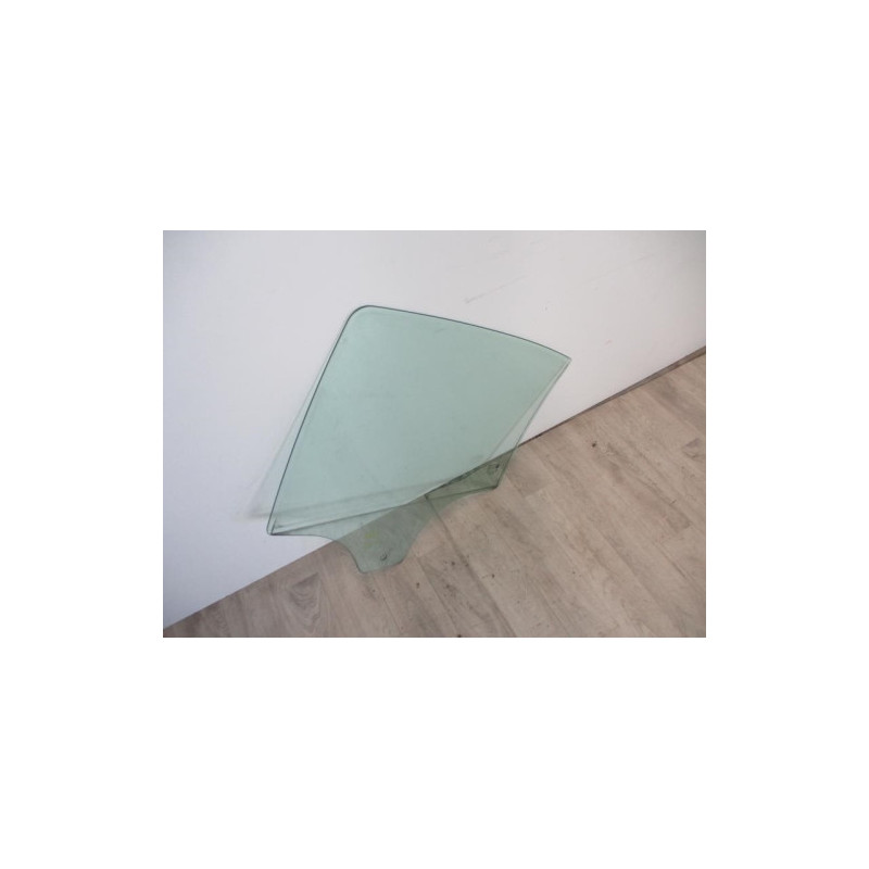 Vitre arriere droit OPEL CORSA D PHASE 1 d’occasion