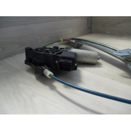 Leve vitre electrique avant gauche OPEL CORSA D PHASE 1 d’occasion