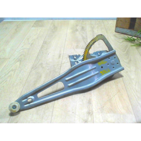 Leve vitre mecanique arriere gauche TOYOTA YARIS 2 PHASE 1 d’occasion