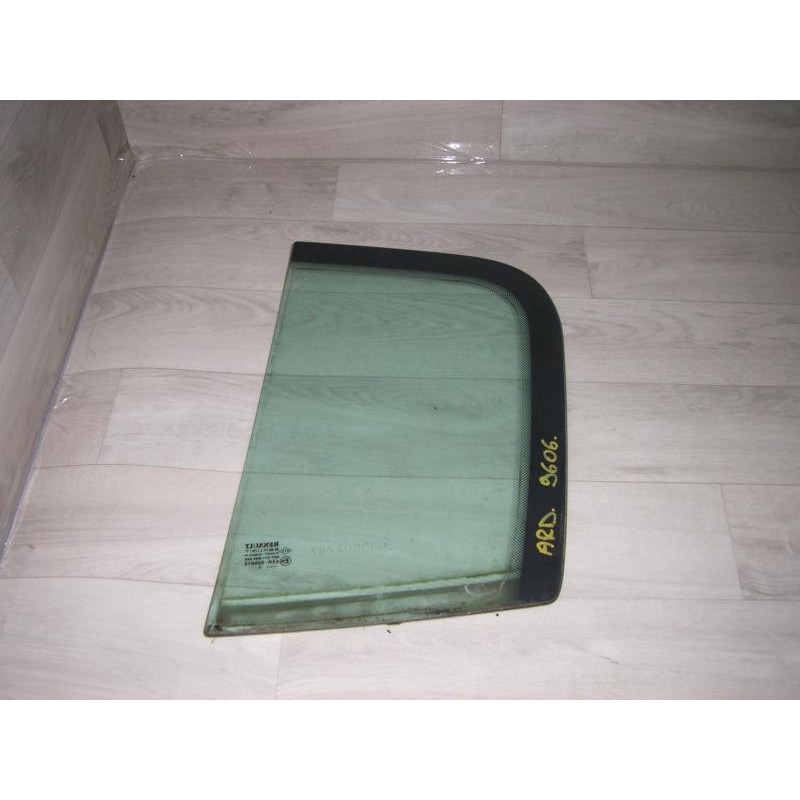 Custode arriere droit (porte) RENAULT MEGANE 2 PHASE 2 d’occasion