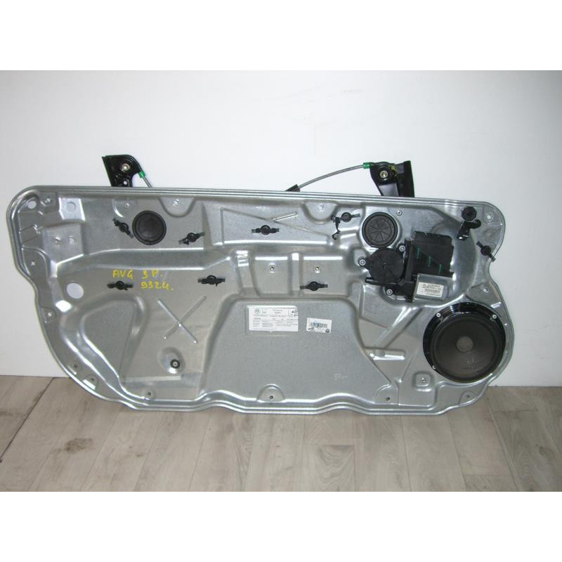 Leve vitre electrique avant gauche VOLKSWAGEN POLO 4 PHASE 1 d’occasion