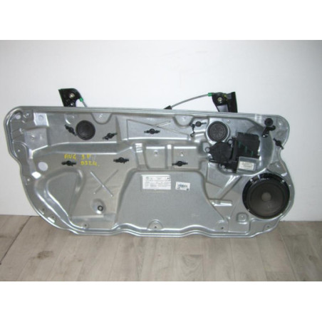 Leve vitre electrique avant gauche VOLKSWAGEN POLO 4 PHASE 1 d’occasion