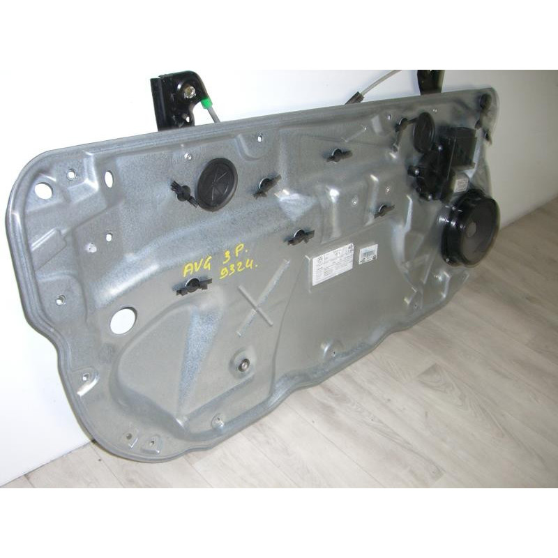 Leve vitre electrique avant gauche VOLKSWAGEN POLO 4 PHASE 1 d’occasion