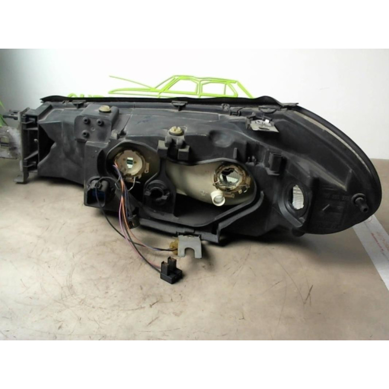 Optique avant principal droit (feux)(phare) FORD MONDEO 1 PHASE 2 BREAK d’occasion