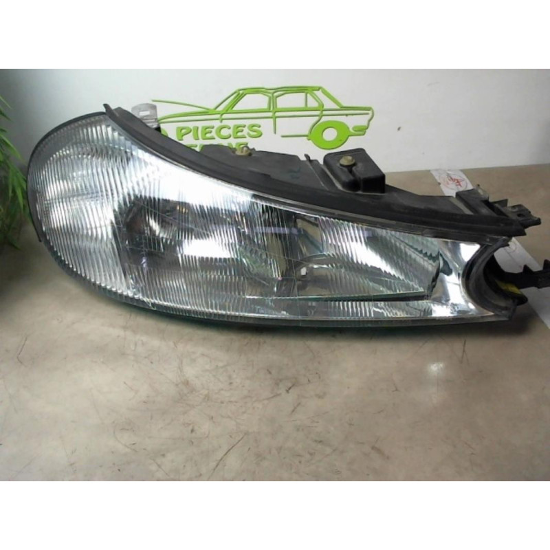 Optique avant principal droit (feux)(phare) FORD MONDEO 1 PHASE 2 BREAK d’occasion