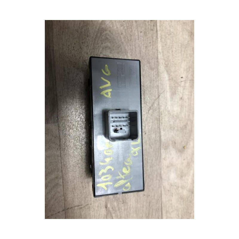 Interrupteur de leve vitre avant gauche SEAT ALTEA XL PHASE 1 d’occasion