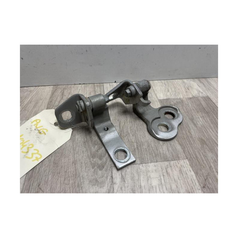 Charniere de porte avant gauche FORD FOCUS 3 PHASE 1 BREAK d’occasion