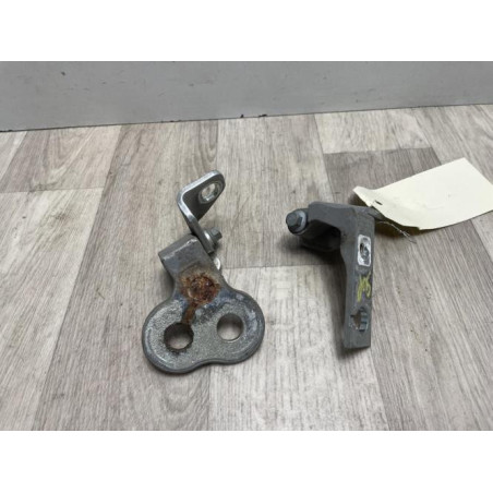 Charniere de porte avant gauche FORD FOCUS 3 PHASE 1 BREAK d’occasion
