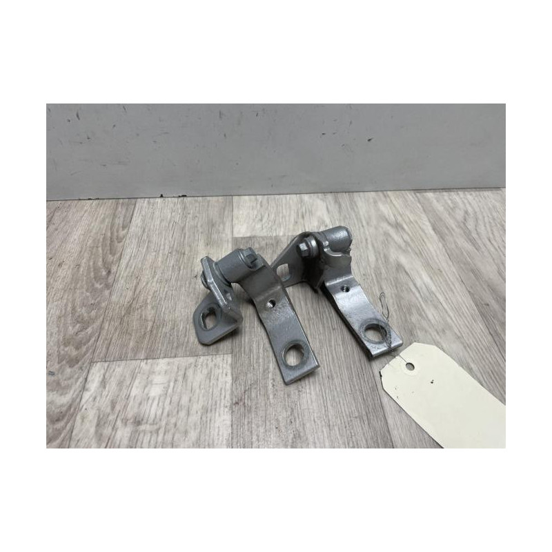 Charniere de porte arriere gauche FORD FOCUS 3 PHASE 1 BREAK d’occasion