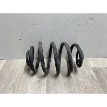 Ressort de suspension arriere gauche RENAULT CLIO 2 PHASE 2 d’occasion
