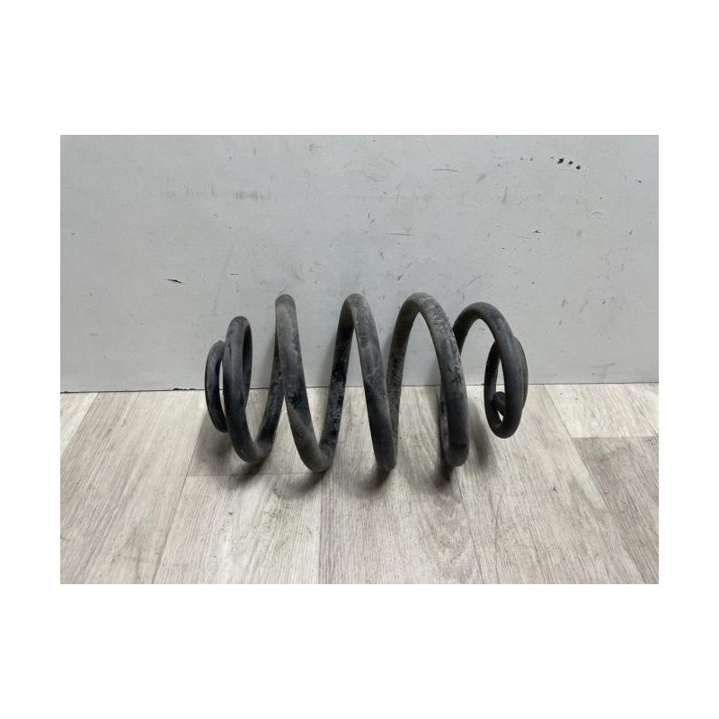 Ressort de suspension arriere gauche RENAULT CLIO 2 PHASE 2 d’occasion