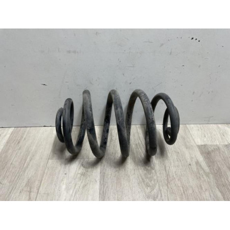 Ressort de suspension arriere gauche RENAULT CLIO 2 PHASE 2 d’occasion