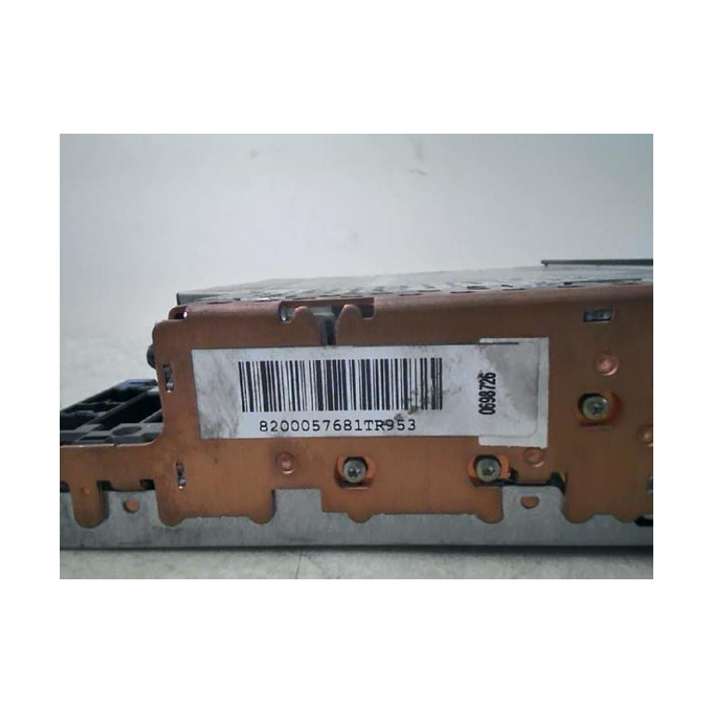 Autoradio d'origine RENAULT CLIO 2 PHASE 2 d’occasion